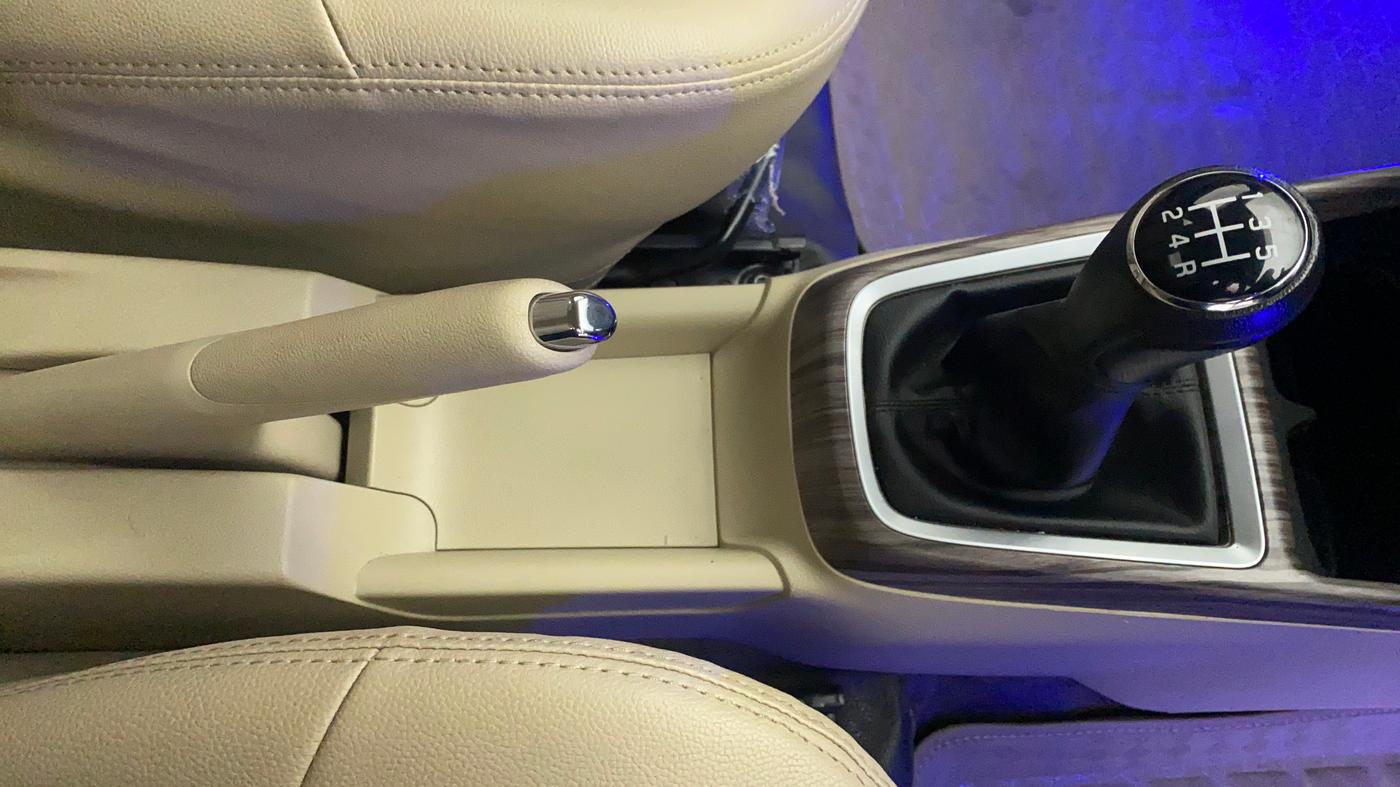 2021 Maruti Dzire VXI, Petrol, Manual, 8,411 km, Gear Lever
