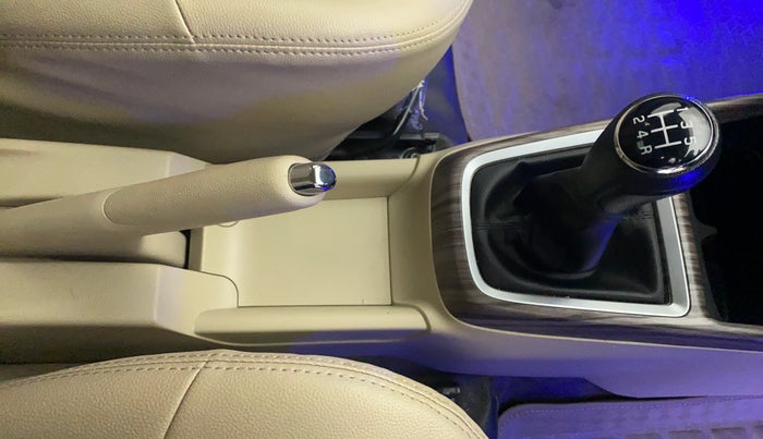 2021 Maruti Dzire VXI, Petrol, Manual, 8,411 km, Gear Lever