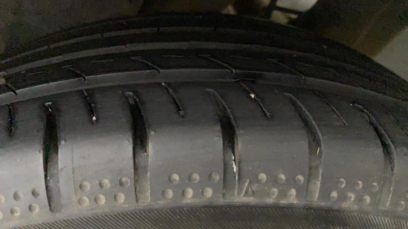2021 Maruti Dzire VXI, Petrol, Manual, 8,411 km, Left Rear Tyre Tread