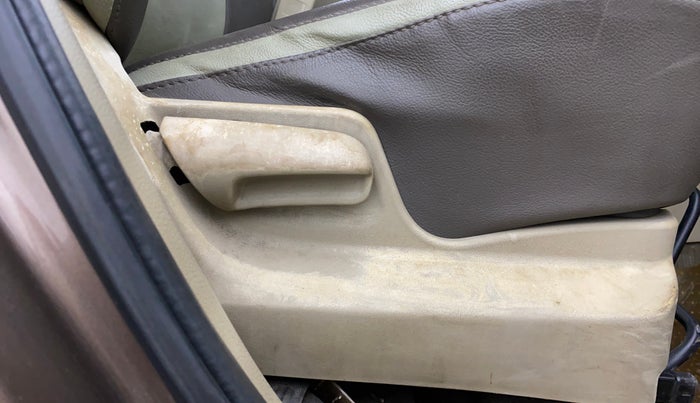 2013 Maruti Ertiga VXI, Petrol, Manual, 33,718 km, Driver Side Adjustment Panel