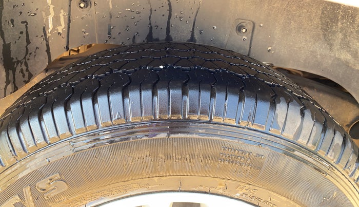 2017 Mahindra TUV300 T8, Diesel, Manual, 96,442 km, Right Rear Tyre Tread