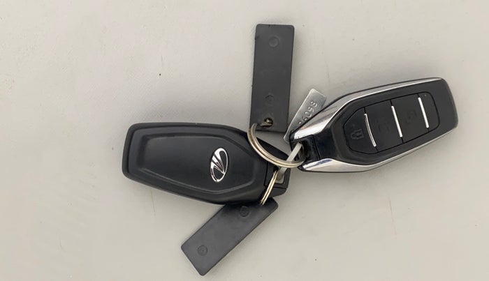 2021 Mahindra XUV500 W11, Diesel, Manual, 65,170 km, Key Close Up