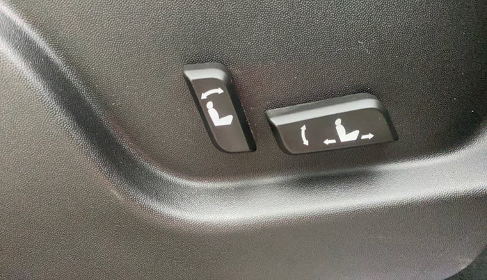 2021 Mahindra XUV500 W11, Diesel, Manual, 65,170 km, Driver Side Adjustment Panel