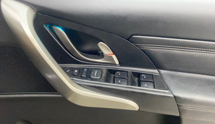 2021 Mahindra XUV500 W11, Diesel, Manual, 65,170 km, Driver Side Door Panels Control