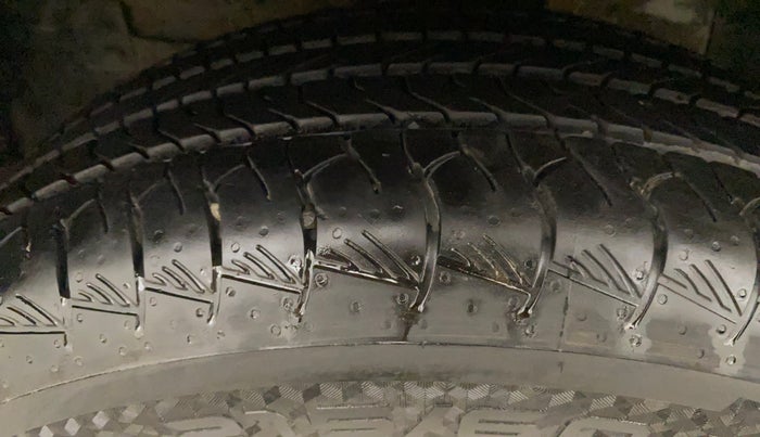 2024 Toyota URBAN CRUISER HYRYDER V HYBRID, Hybrid, Automatic, 14,033 km, Left Front Tyre Tread