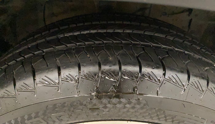 2024 Toyota URBAN CRUISER HYRYDER V HYBRID, Hybrid, Automatic, 14,033 km, Right Front Tyre Tread