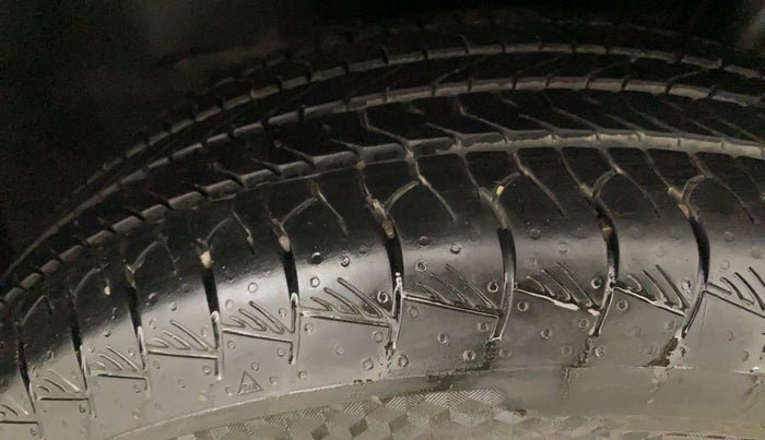 2024 Toyota URBAN CRUISER HYRYDER V HYBRID, Hybrid, Automatic, 14,033 km, Left Rear Tyre Tread