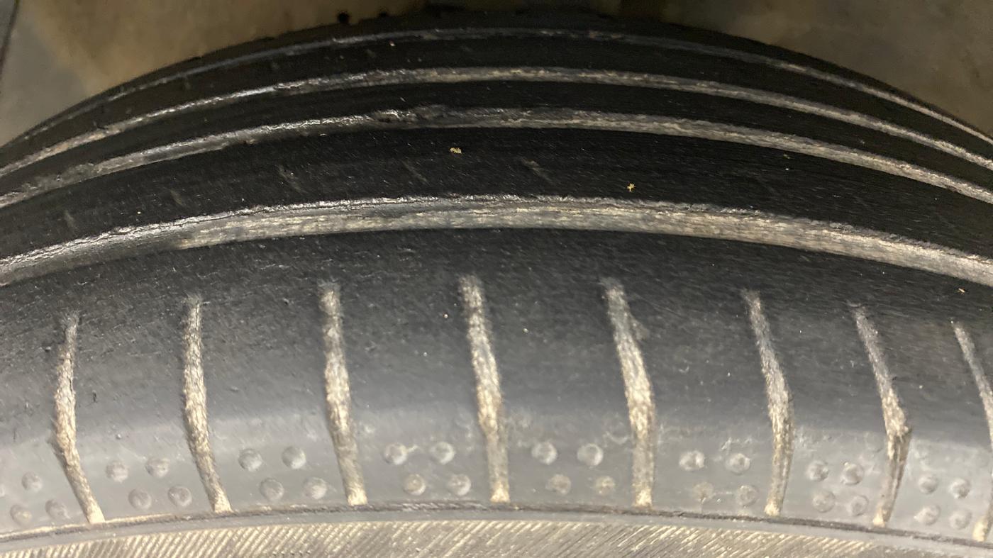 2014 Hyundai i20 MAGNA O 1.2, Petrol, Manual, 74,795 km, Left Front Tyre Tread