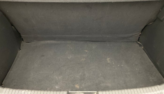 2014 Hyundai i20 MAGNA O 1.2, Petrol, Manual, 74,795 km, Boot Inside