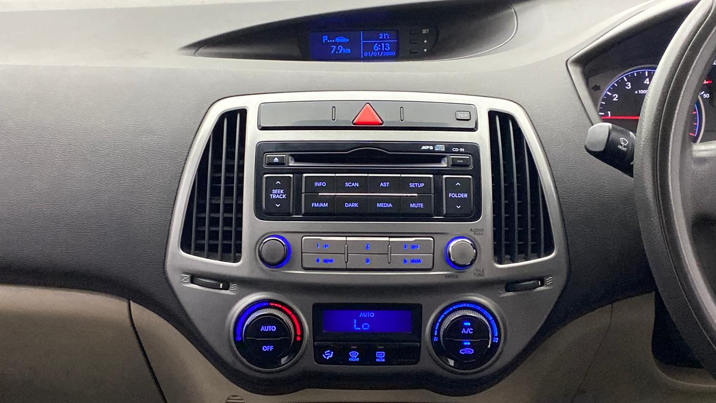 2014 Hyundai i20 MAGNA O 1.2, Petrol, Manual, 74,795 km, Air Conditioner