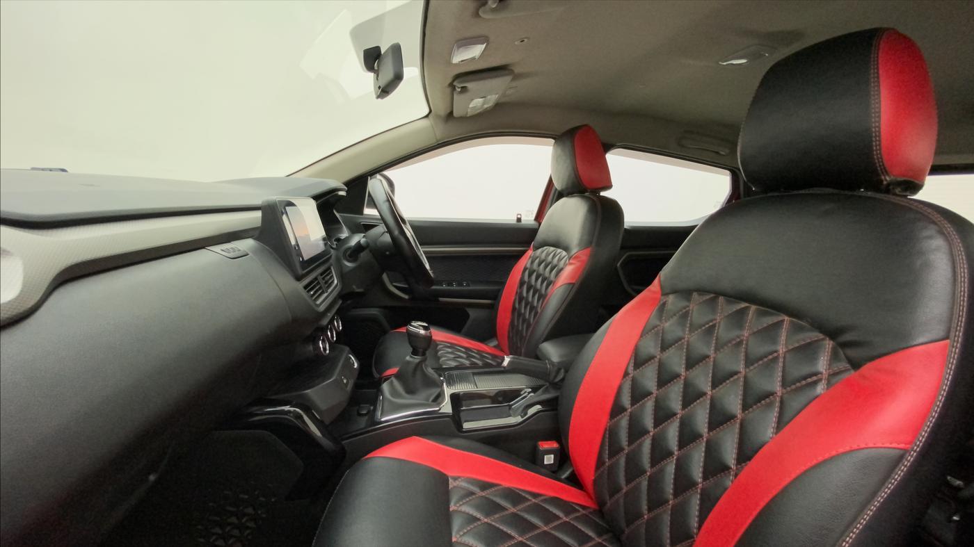 2021 Renault Kiger RXZ TURBO MT DUAL TONE, Petrol, Manual, 58,177 km, Right Side Front Door Cabin