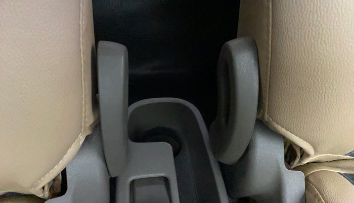 2013 Hyundai i10 SPORTZ 1.2, Petrol, Manual, 74,726 km, Driver Side Adjustment Panel