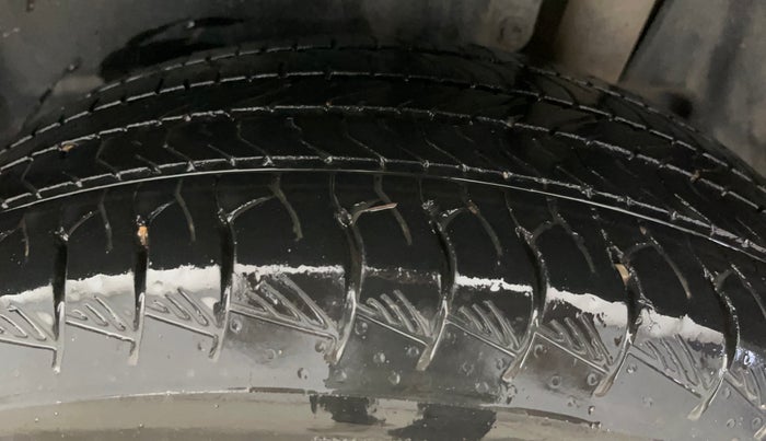 2023 Maruti Grand Vitara ZETA SMART HYBRID, Petrol, Manual, 68,282 km, Left Rear Tyre Tread