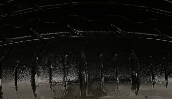 2019 Maruti Vitara Brezza ZDI, Diesel, Manual, 86,563 km, Left Front Tyre Tread