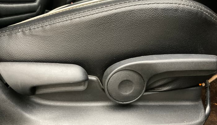 2019 Maruti Vitara Brezza ZDI, Diesel, Manual, 86,563 km, Driver Side Adjustment Panel