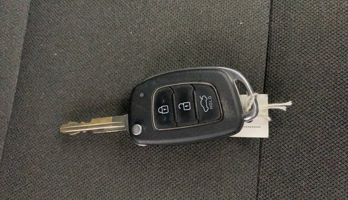 2024 Hyundai EXTER EX 1.2 MT, Petrol, Manual, 28,848 km, Key Close Up