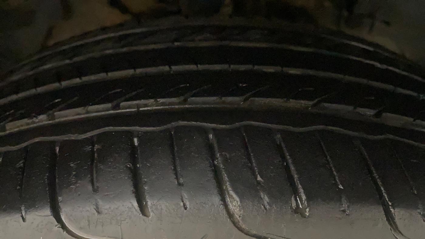 2017 Tata NEXON XM DIESEL, Diesel, Manual, 1,27,047 km, Right Front Tyre Tread