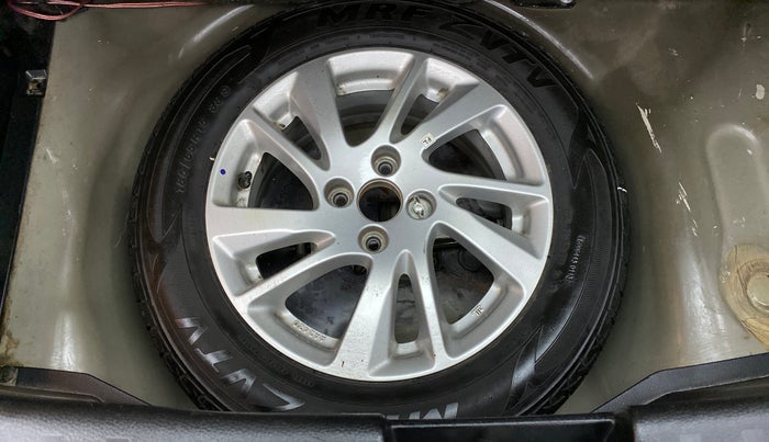 2013 Maruti Swift ZXI D, Petrol, Manual, 48,777 km, Spare Tyre
