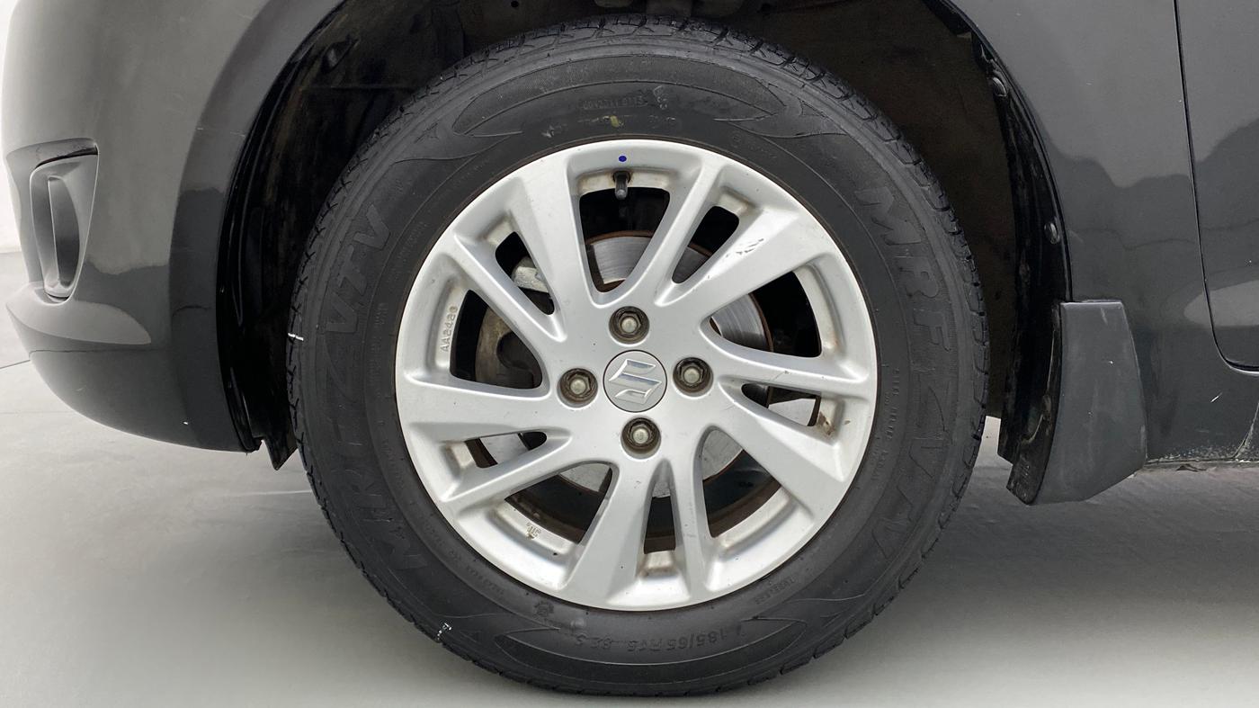 2013 Maruti Swift ZXI D, Petrol, Manual, 48,777 km, Left Front Wheel