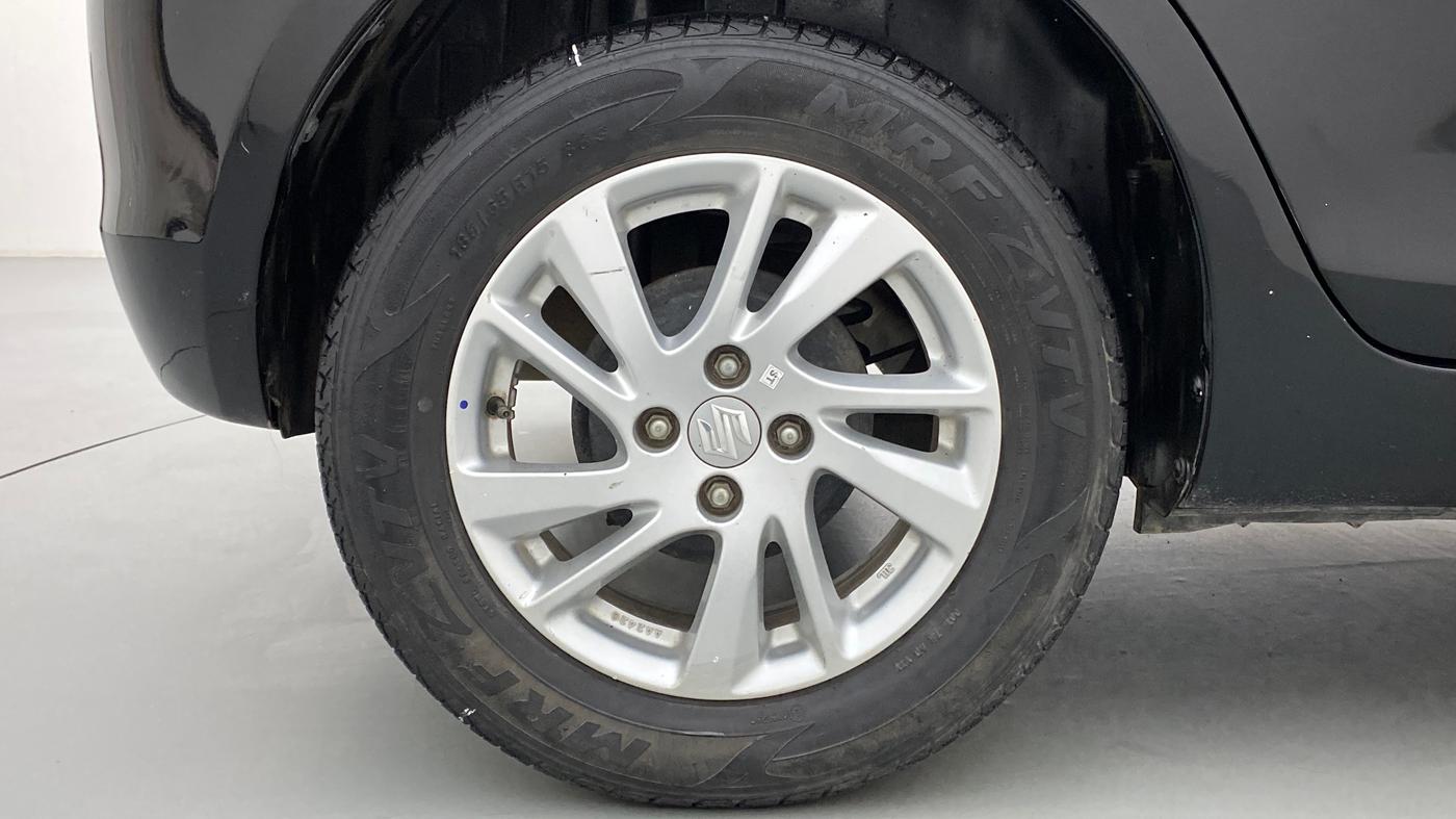 2013 Maruti Swift ZXI D, Petrol, Manual, 48,777 km, Right Rear Wheel