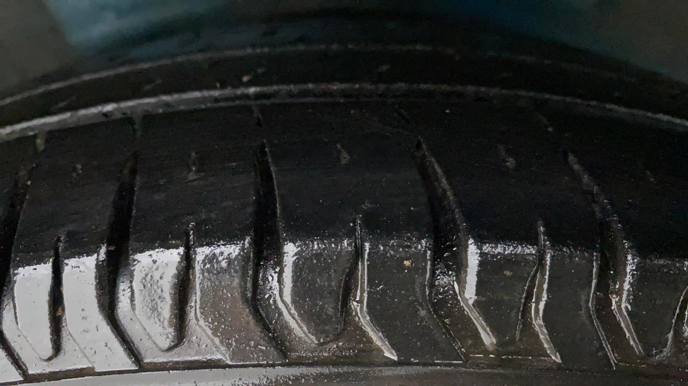 2012 Maruti A Star VXI (ABS) AT, Petrol, Automatic, 72,556 km, Right Rear Tyre Tread