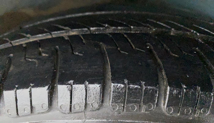 2012 Maruti A Star VXI (ABS) AT, Petrol, Automatic, 72,556 km, Left Rear Tyre Tread