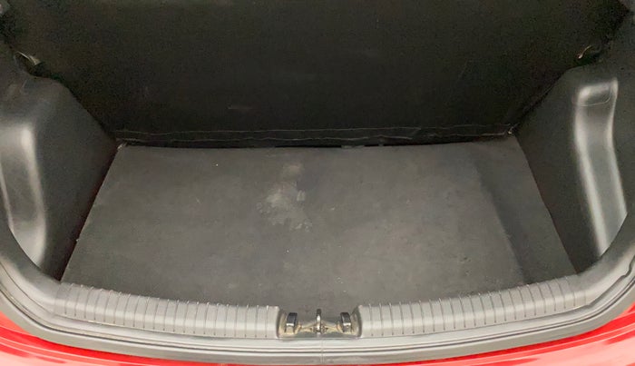 2018 Hyundai Grand i10 MAGNA 1.2 KAPPA VTVT, Petrol, Manual, 1,03,102 km, Boot Inside