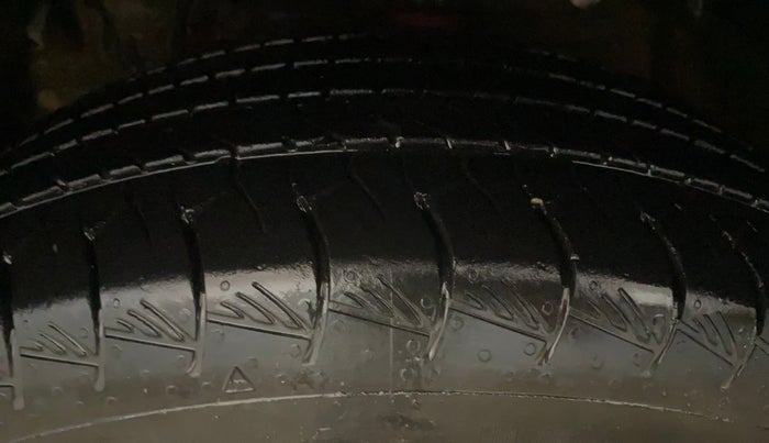 2024 Mahindra XUV 3XO MX3 1.5 Turbo Diesel Autoshift Plus, Diesel, Automatic, 14,405 km, Left Front Tyre Tread