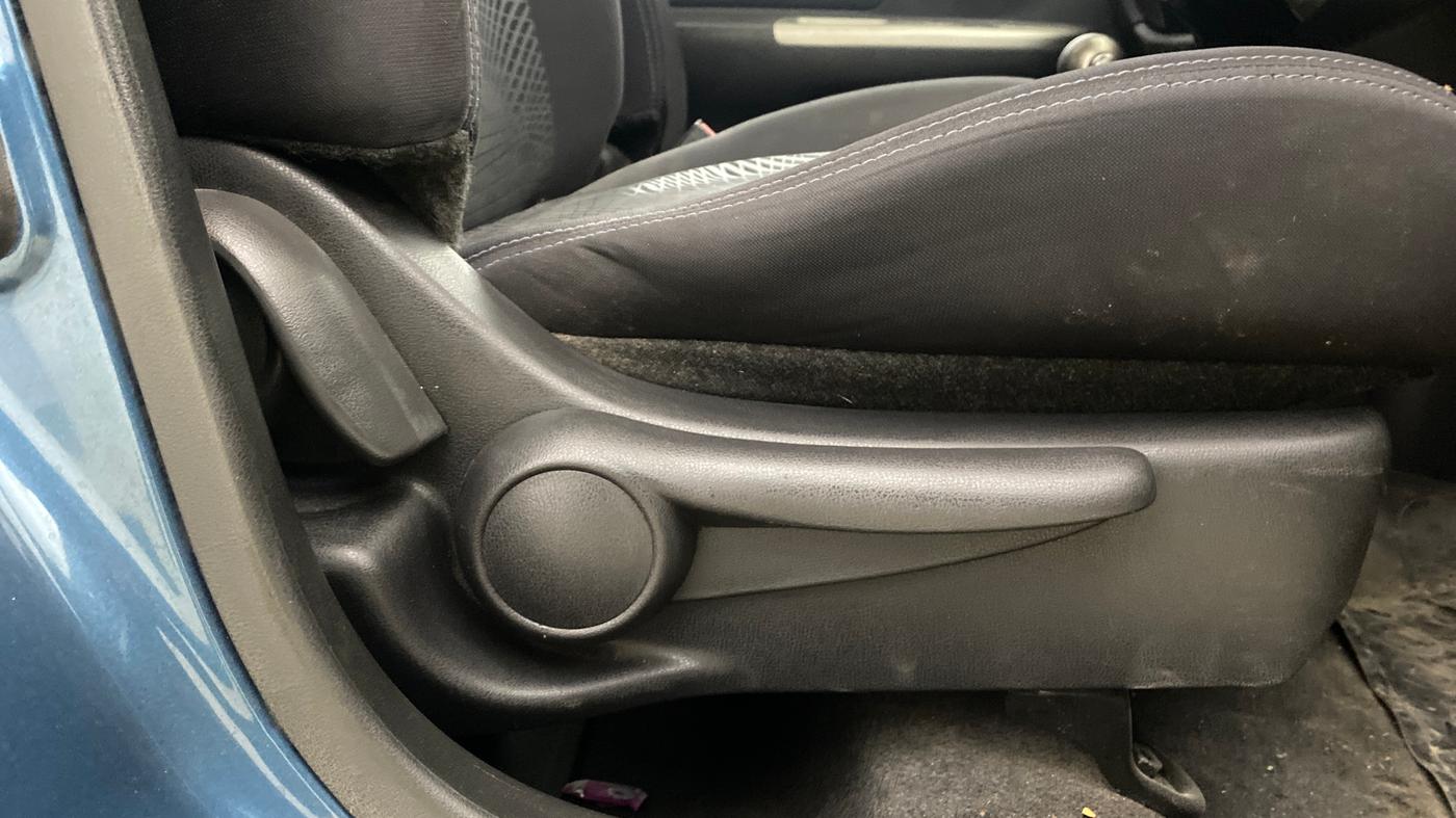 2016 Nissan Micra XV CVT, Petrol, Automatic, 1,06,211 km, Driver Side Adjustment Panel