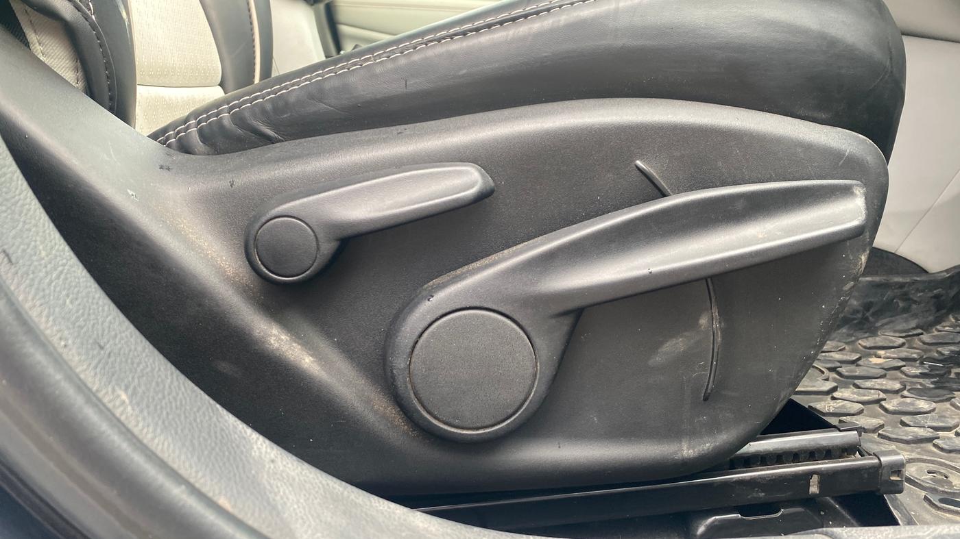 2018 Jeep Compass LIMITED 1.4 PETROL AT, Petrol, Automatic, 91,036 km, Driver Side Adjustment Panel