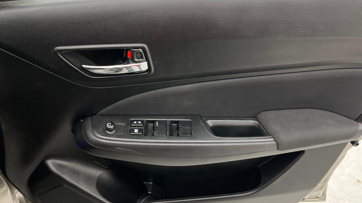 2023 Maruti Swift VXI AMT, Petrol, Automatic, 9,412 km, Driver Side Door Panels Control