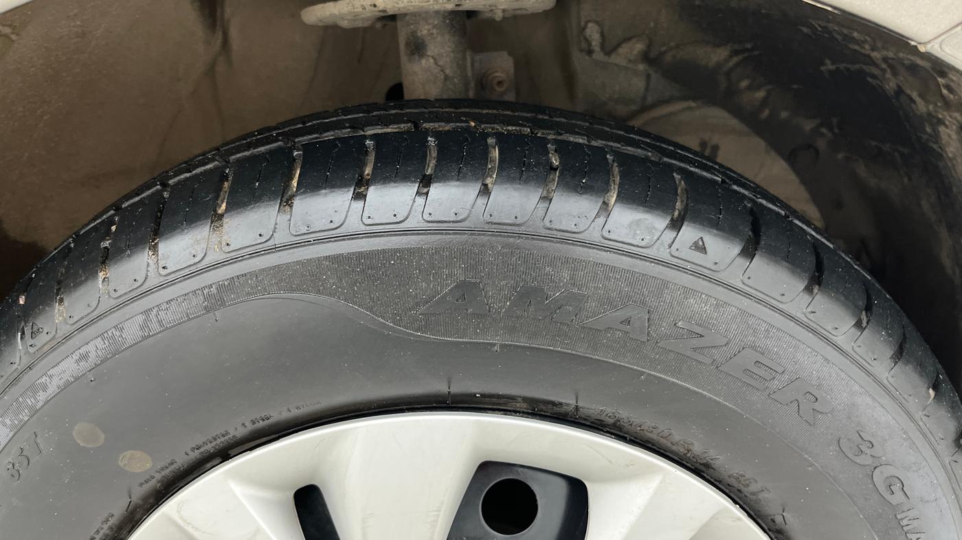 2023 Maruti Swift VXI AMT, Petrol, Automatic, 9,412 km, Right Front Tyre Tread