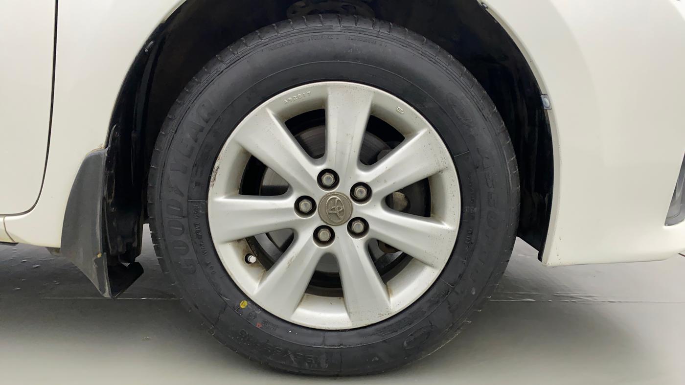 2016 Toyota Corolla Altis G, Petrol, Manual, 36,318 km, Right Front Wheel