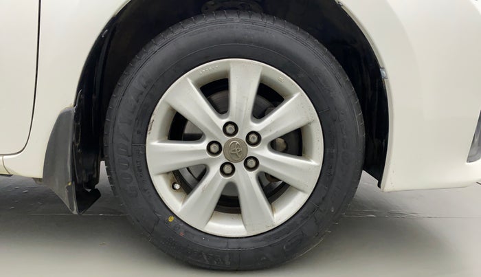 2016 Toyota Corolla Altis G, Petrol, Manual, 36,318 km, Right Front Wheel