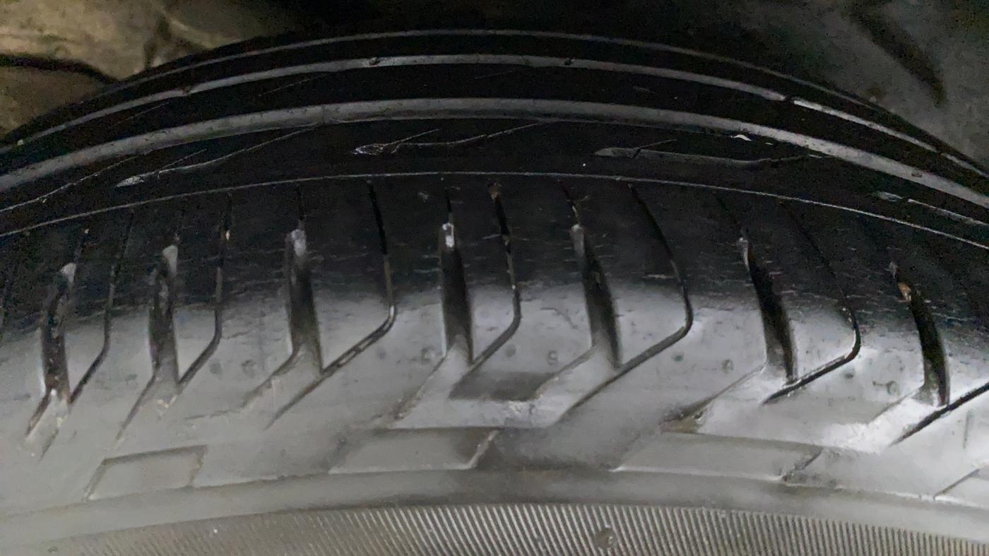 2016 Toyota Corolla Altis G, Petrol, Manual, 36,318 km, Right Rear Tyre Tread