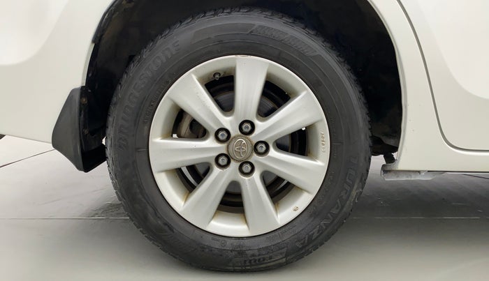 2016 Toyota Corolla Altis G, Petrol, Manual, 36,318 km, Right Rear Wheel