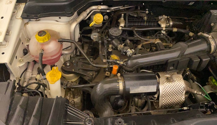 2021 Mahindra XUV300 W4 1.2 PETROL, Petrol, Manual, 29,450 km, Engine View - Right