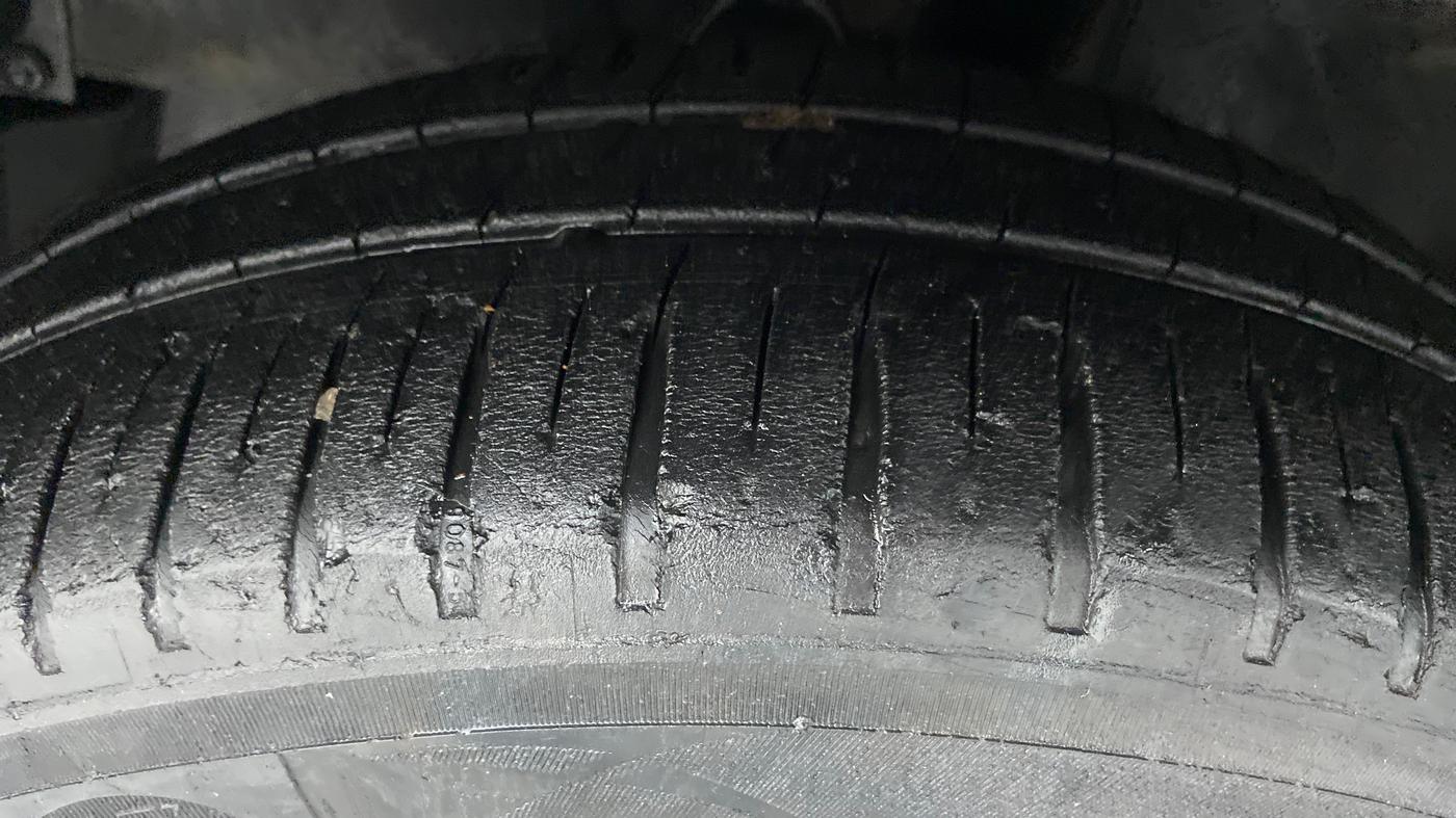 2013 Toyota Etios Liva D 4D GD, Diesel, Manual, Left Front Tyre Tread