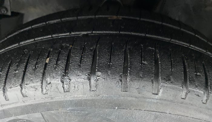 2013 Toyota Etios Liva D 4D GD, Diesel, Manual, Left Front Tyre Tread