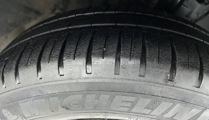 2013 Toyota Etios Liva D 4D GD, Diesel, Manual, Right Front Tyre Tread