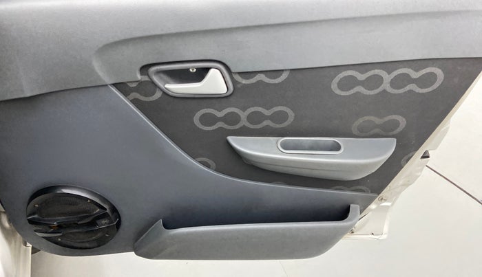 2015 Maruti Alto 800 LXI, Petrol, Manual, 1,10,742 km, Driver Side Door Panels Control