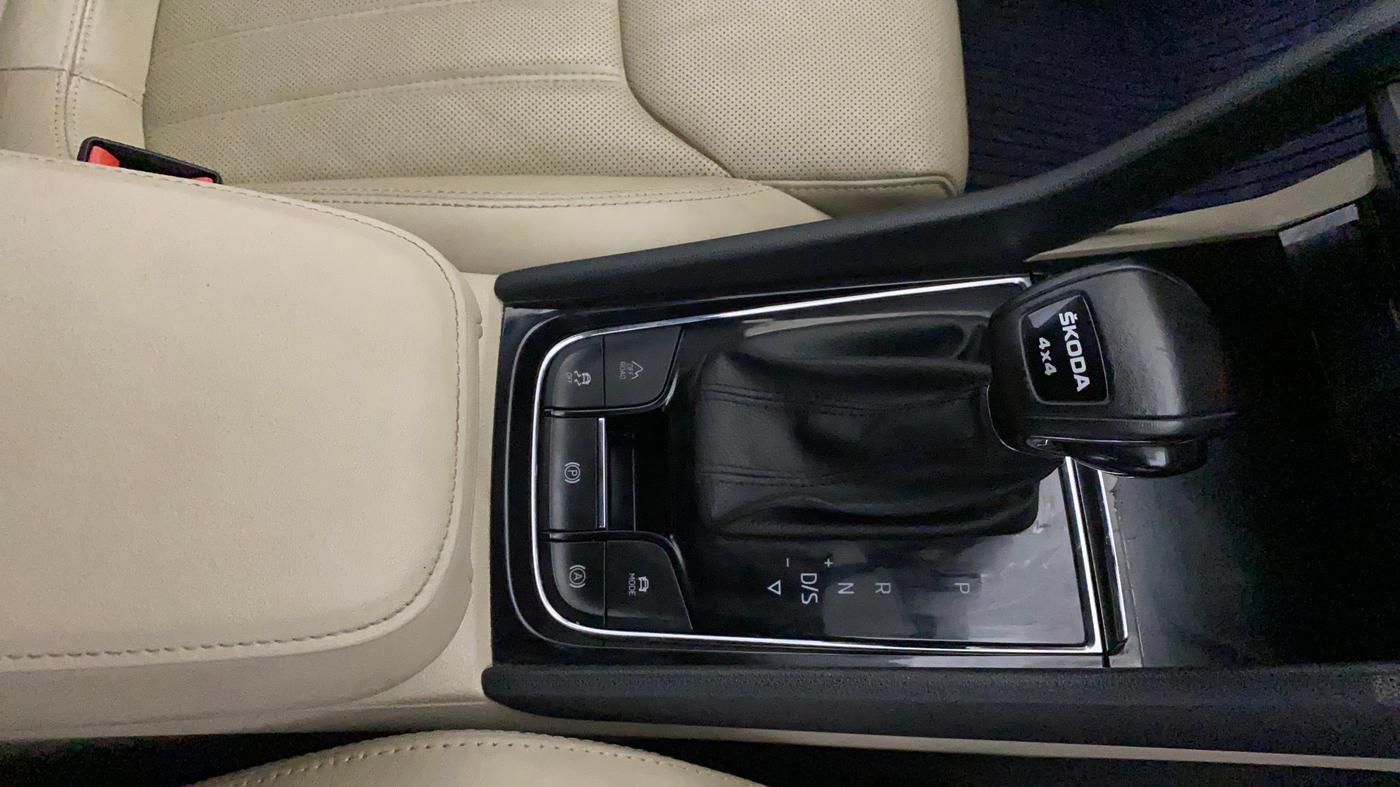 2023 Skoda Kodiaq L&K, Petrol, Automatic, 44,689 km, Gear Lever