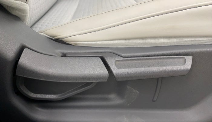 2021 Hyundai GRAND I10 NIOS MAGNA 1.2 KAPPA VTVT, Petrol, Manual, 84,617 km, Driver Side Adjustment Panel