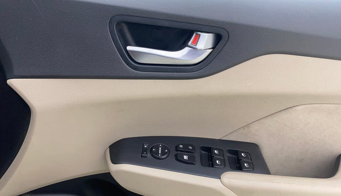 2019 Hyundai Verna 1.4 EX PETROL, Petrol, Manual, 43,835 km, Driver Side Door Panels Control