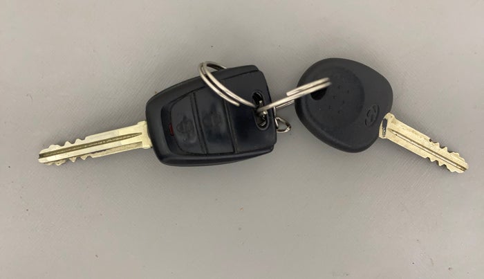 2015 Hyundai Grand i10 SPORTZ 1.2 KAPPA VTVT, Petrol, Manual, 23,888 km, Key Close Up