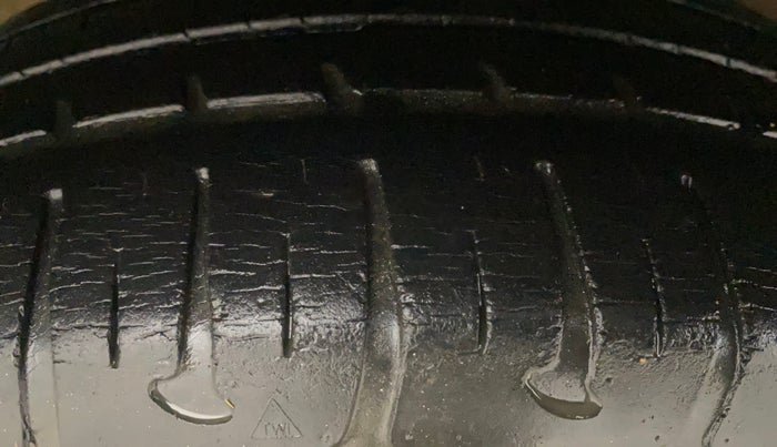 2015 Hyundai Grand i10 SPORTZ 1.2 KAPPA VTVT, Petrol, Manual, 23,888 km, Right Rear Tyre Tread