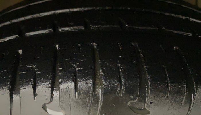 2015 Hyundai Grand i10 SPORTZ 1.2 KAPPA VTVT, Petrol, Manual, 23,888 km, Right Front Tyre Tread