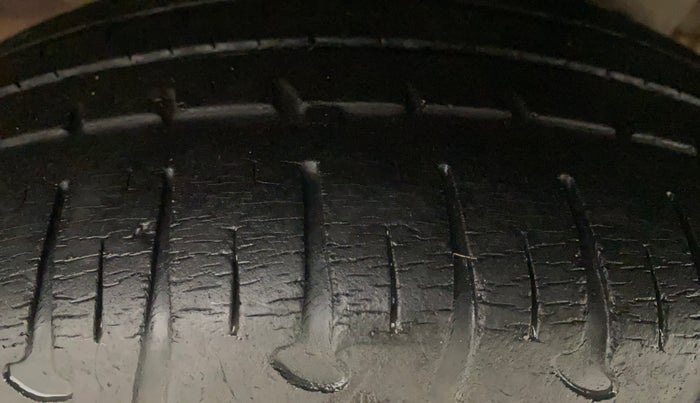 2015 Hyundai Grand i10 SPORTZ 1.2 KAPPA VTVT, Petrol, Manual, 23,888 km, Left Rear Tyre Tread