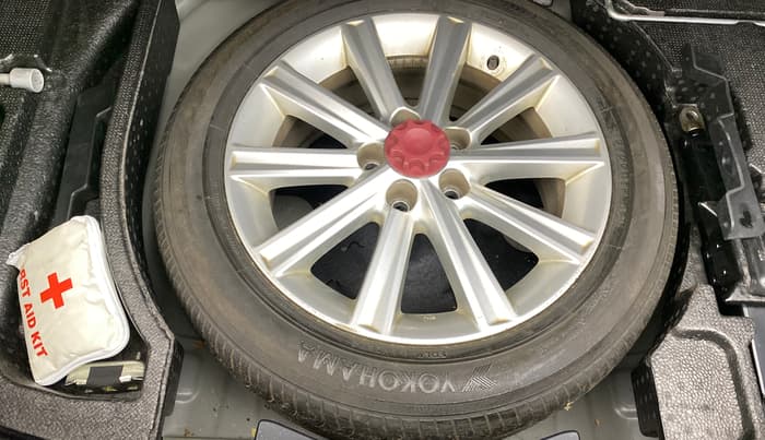 2014 Toyota Camry HYBRID, Hybrid, Automatic, 36,147 km, Spare Tyre