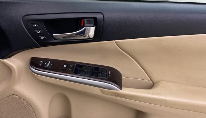 2014 Toyota Camry HYBRID, Hybrid, Automatic, 36,147 km, Driver Side Door Panels Control